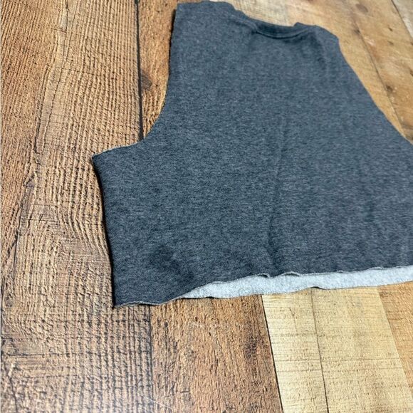 Nike cropped raw cut off top - Picture 10 of 10